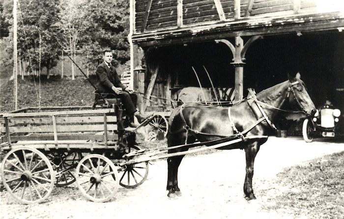Parcel mail wagon with Lood Liebel