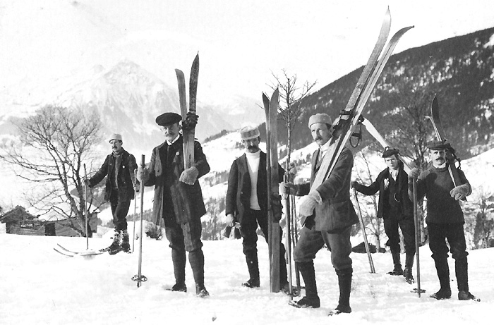 Formation of ski club 1907