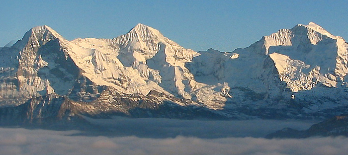 Jungfrau mit Schattenkreuz / Bild: Fritz Bieri