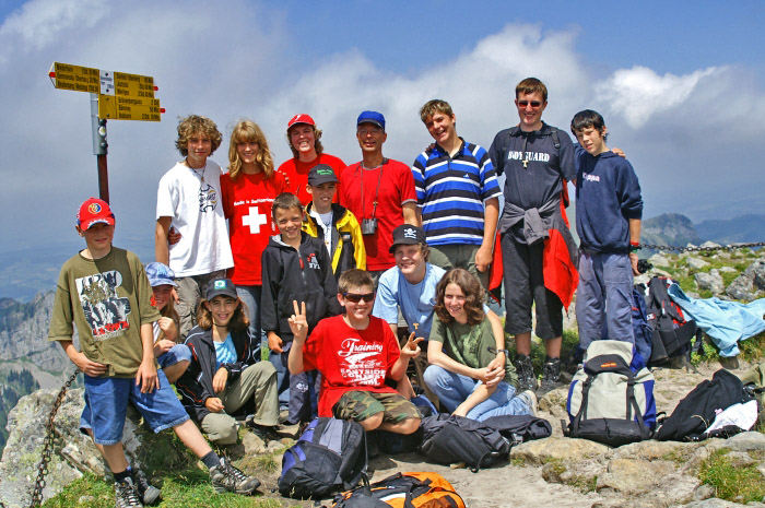 Happy hiking group / Photo: Fritz Bieri