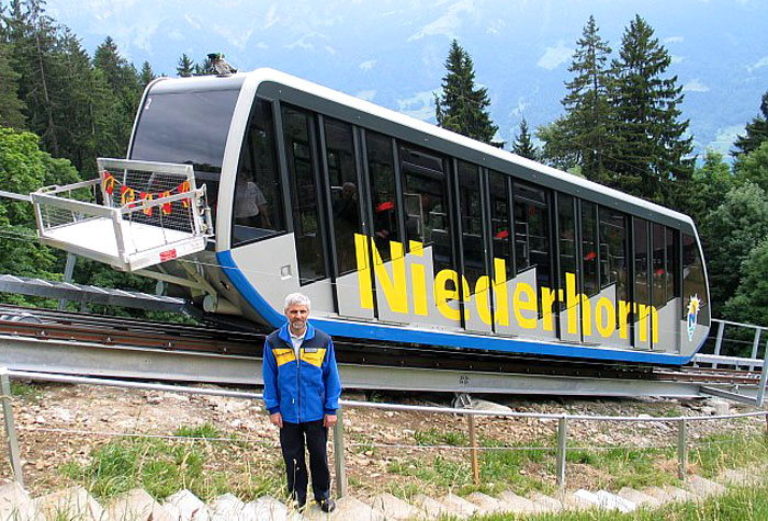 Neue Bahn - Neue Uniform (Foto: Heinz Rieder)