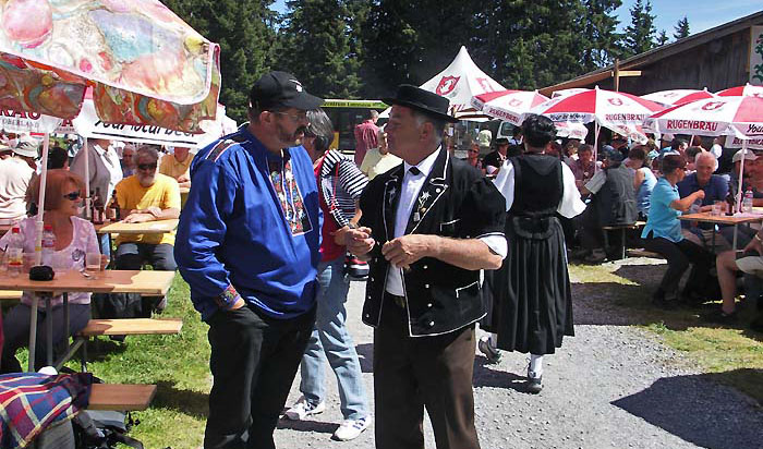 Fachsimpeln: Franz Grossniklaus mit Aaron Schärz, Uster / Foto: Heinz Rieder